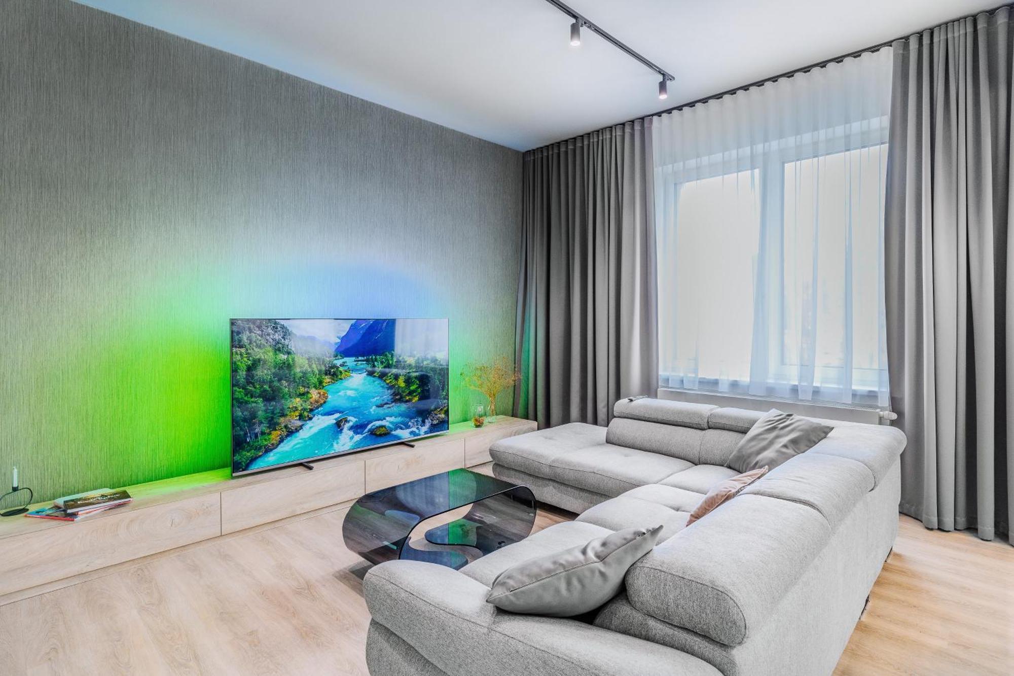 Chalupku - Luxurious Apartment 70M2 In Direct Centrum With Parking Included, Air-Conditioned, Balcony, Quiet Sleep, Best In Town Banská Bystrica Eksteriør billede